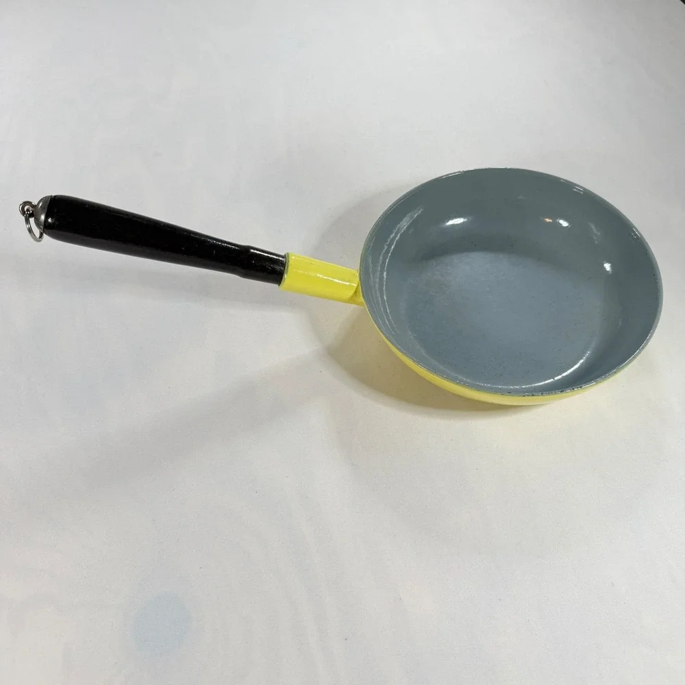 Vintage Descoware Belgium Yellow Enameled Cast Iron Skillet Grey Interior